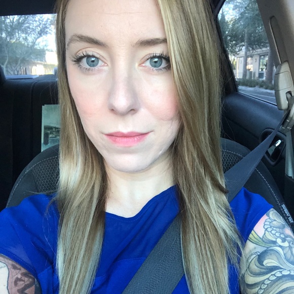 Meet your Posher, Lyndsay - Picture 1 of 1